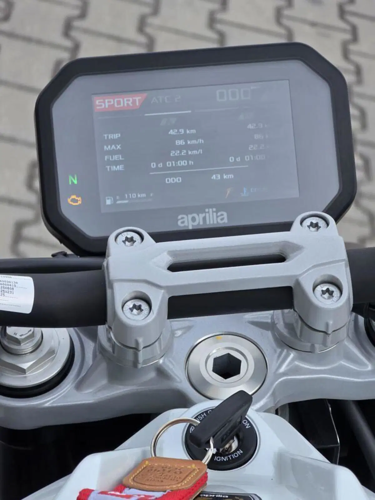 Aprilia Tuono 457 (2025 - 26) (7)