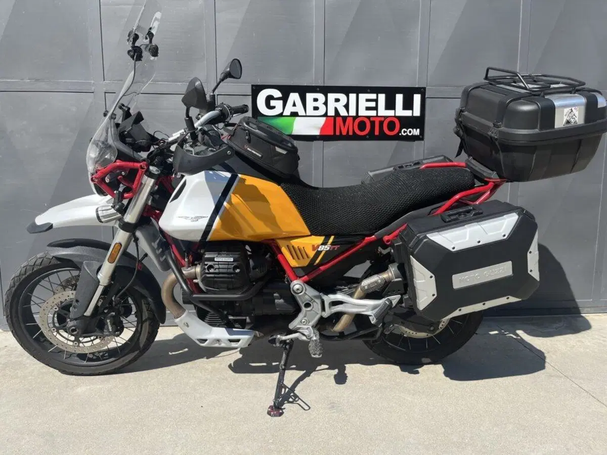 Moto Guzzi V85 TT Evocative Graphics (2021 - 23)