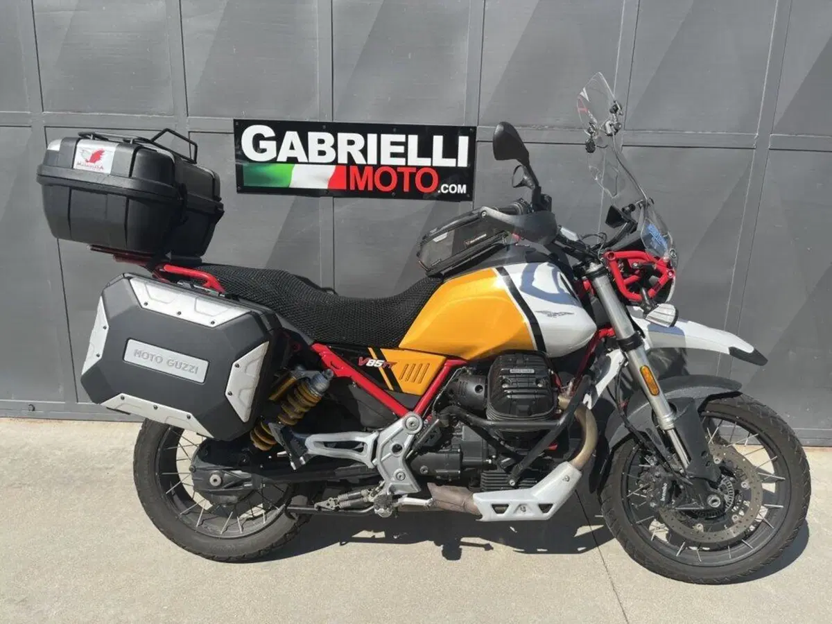 Moto Guzzi V85 TT Evocative Graphics (2021 - 23) (3)