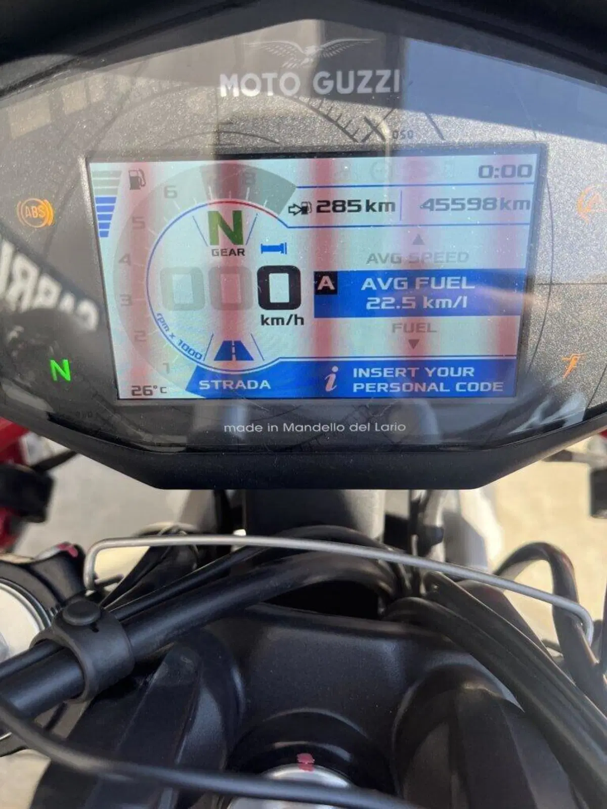 Moto Guzzi V85 TT Evocative Graphics (2021 - 23) (4)