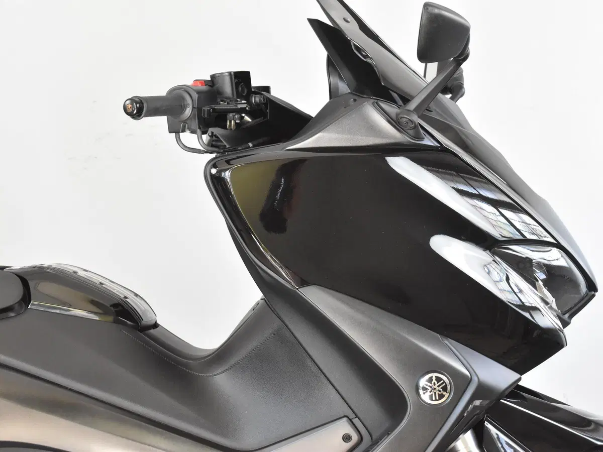 Yamaha T-Max 530 (2017 - 19) (8)