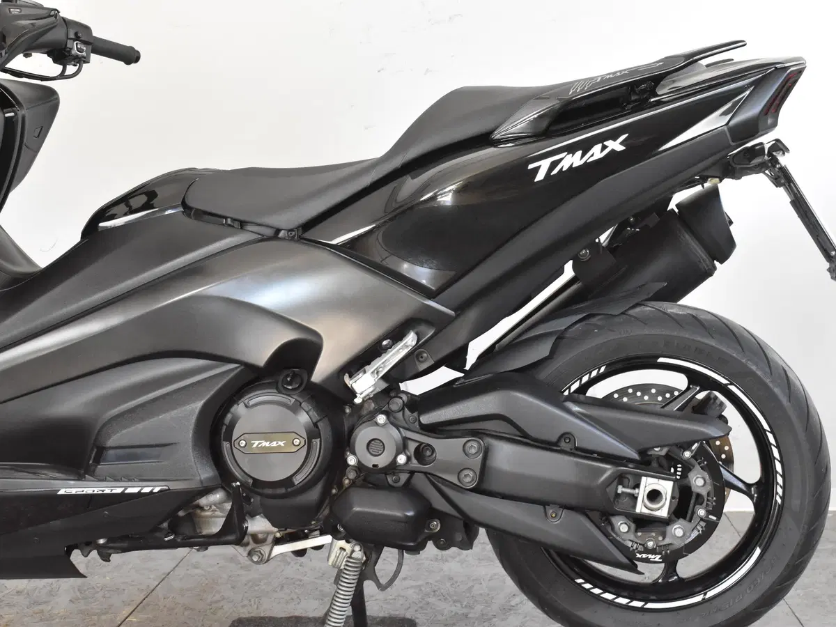 Yamaha T-Max 530 (2017 - 19) (15)