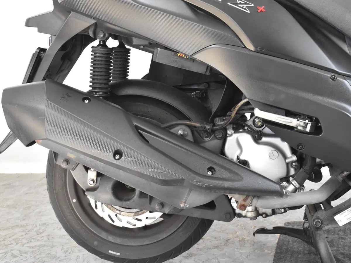 Sym Joymax 300 Z+ (2021 - 24) (9)