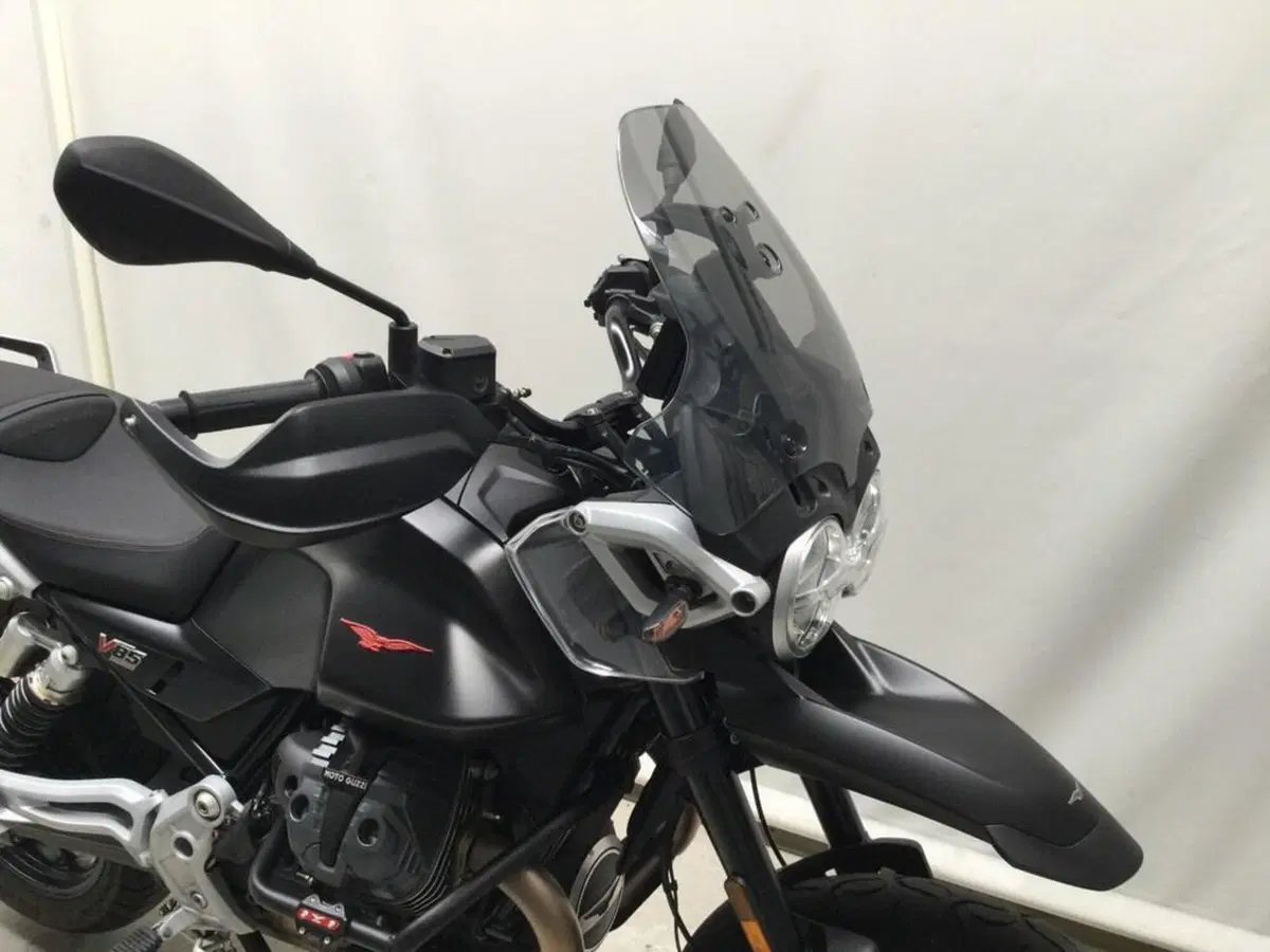 Moto Guzzi V85 Strada (2024 - 26) (5)