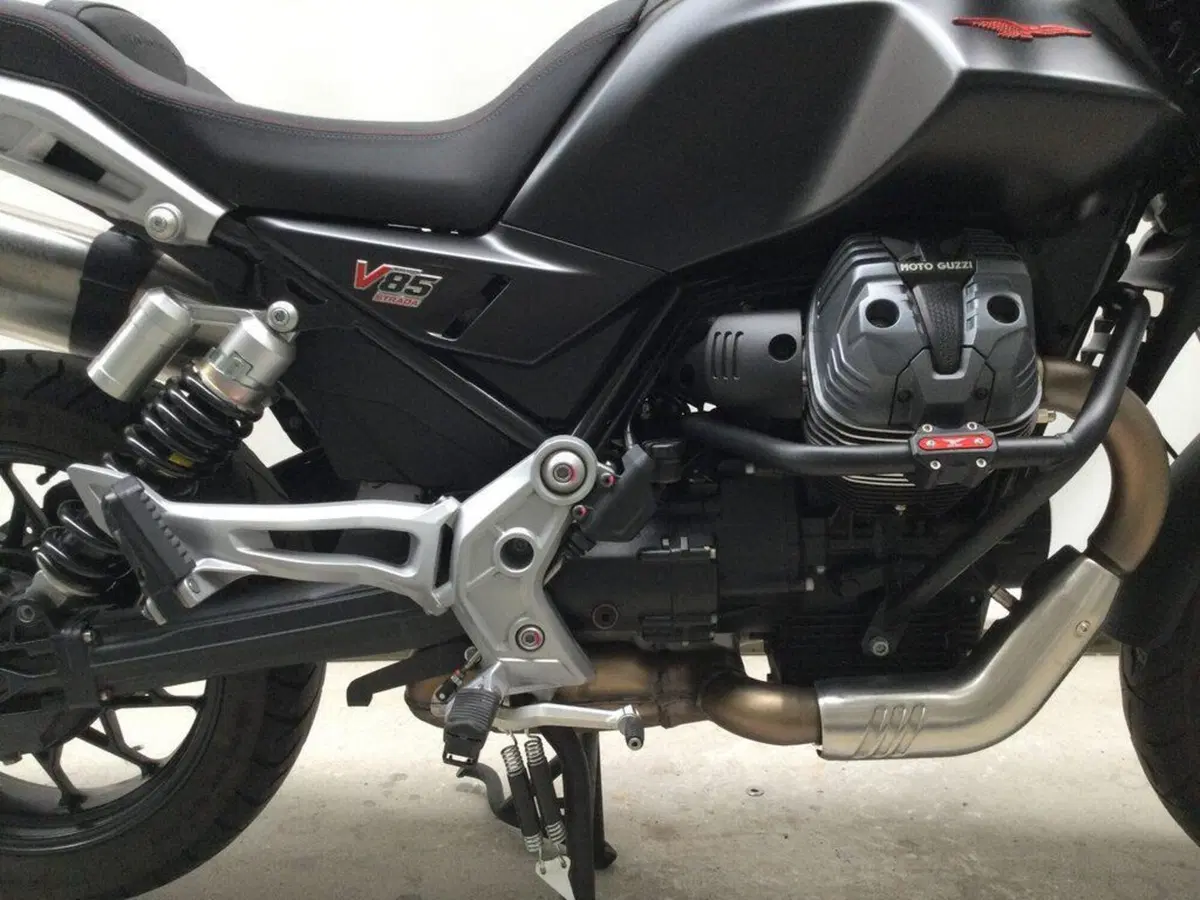 Moto Guzzi V85 Strada (2024 - 26) (6)