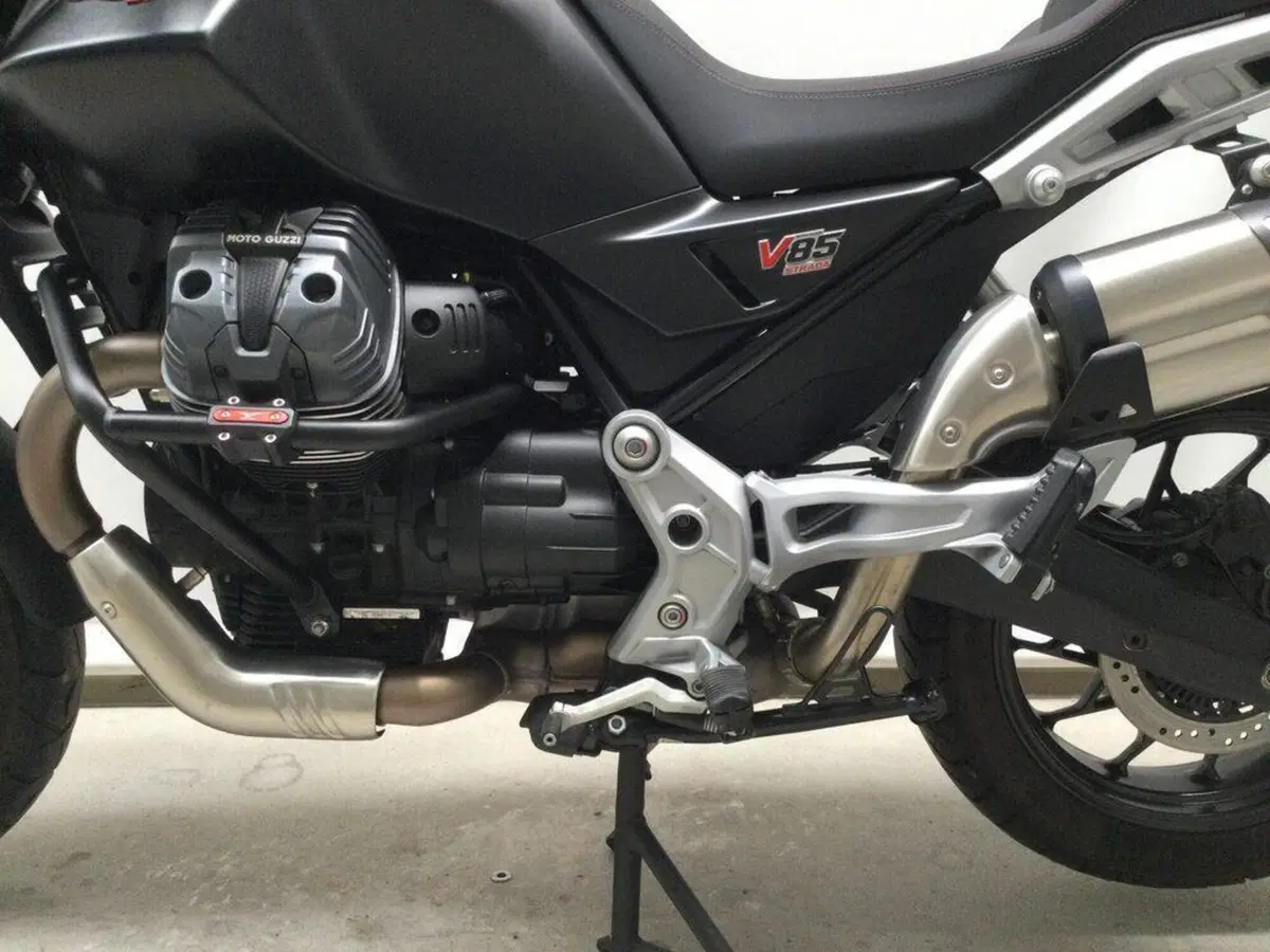 Moto Guzzi V85 Strada (2024 - 26) (10)