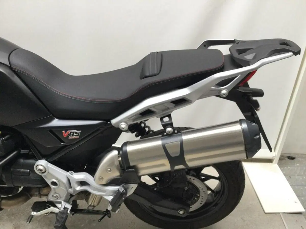 Moto Guzzi V85 Strada (2024 - 26) (11)