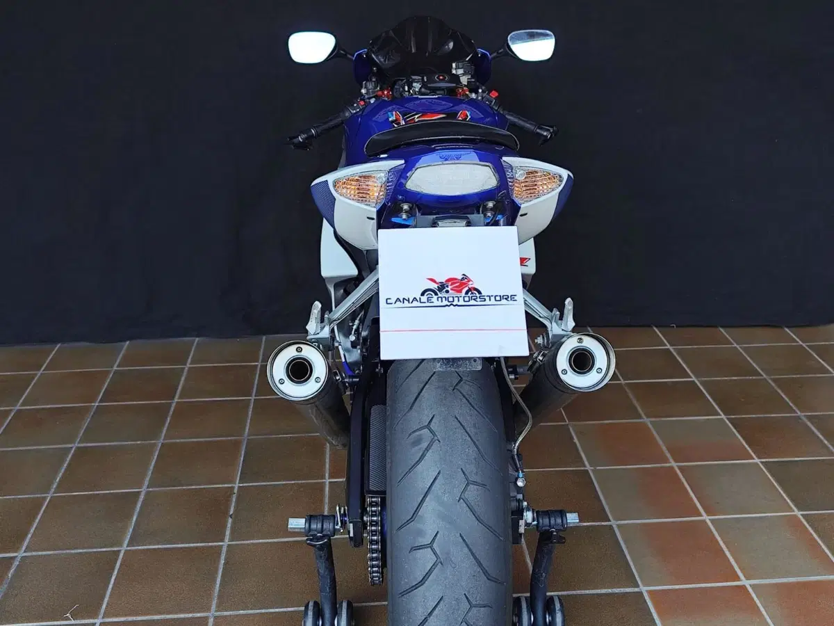 Suzuki GSX-R1000 (2006 - 08) (4)