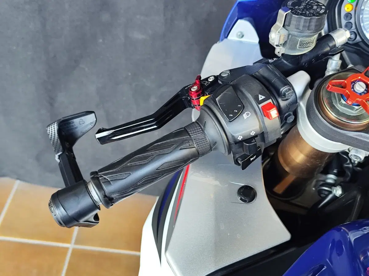 Suzuki GSX-R1000 (2006 - 08) (16)
