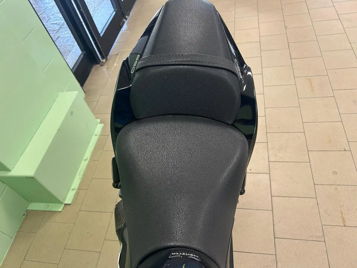 Kawasaki Z 650 (2017 - 19) (9)