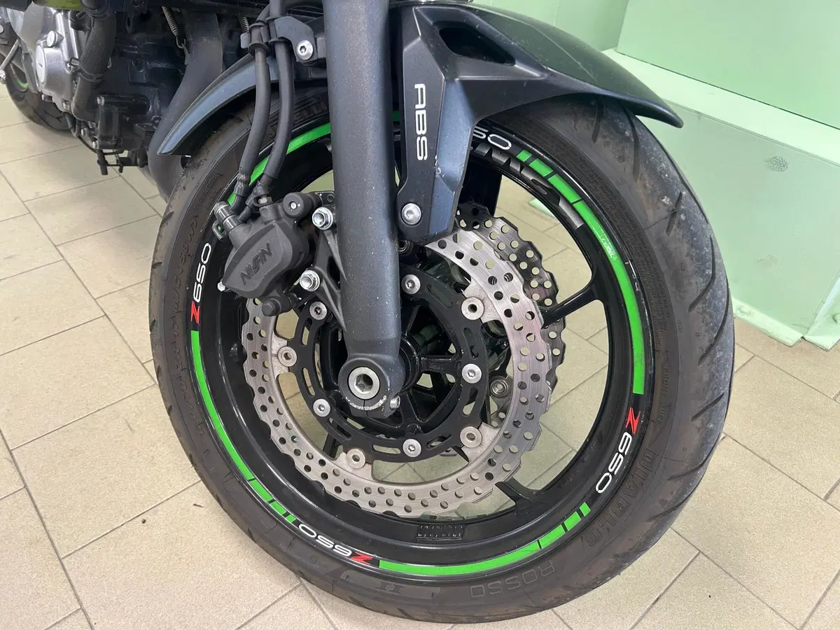 Kawasaki Z 650 (2017 - 19) (12)