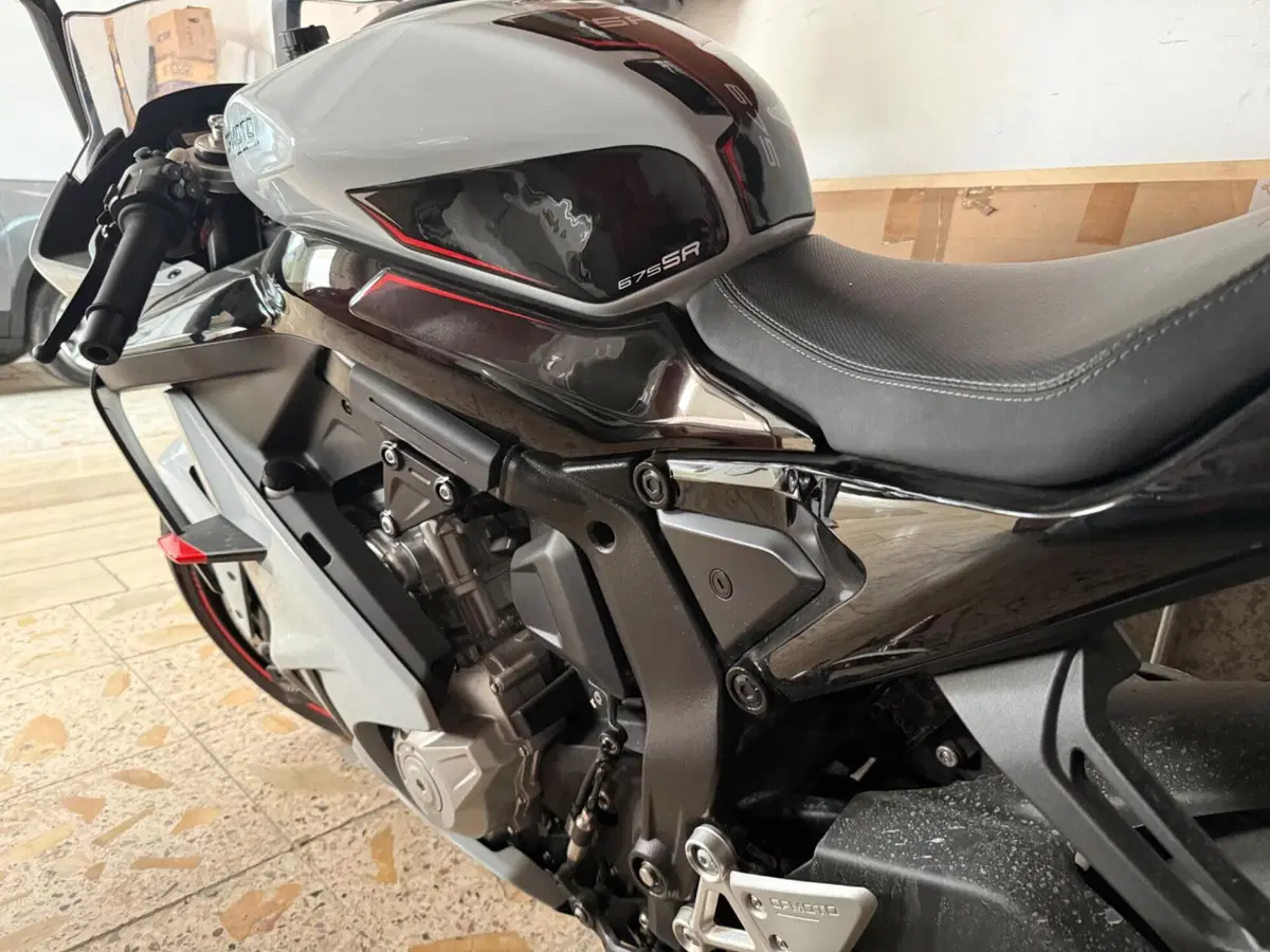 CFMOTO 675SR-R (2025 - 26) (3)