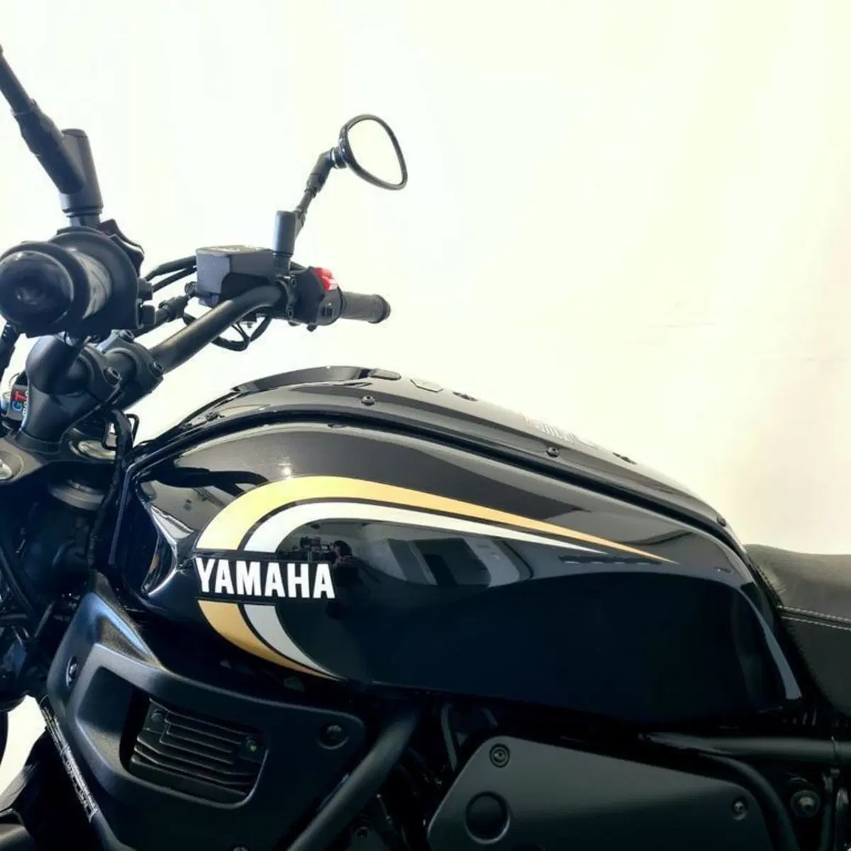 Yamaha XSR 700 (2022 - 26) (9)