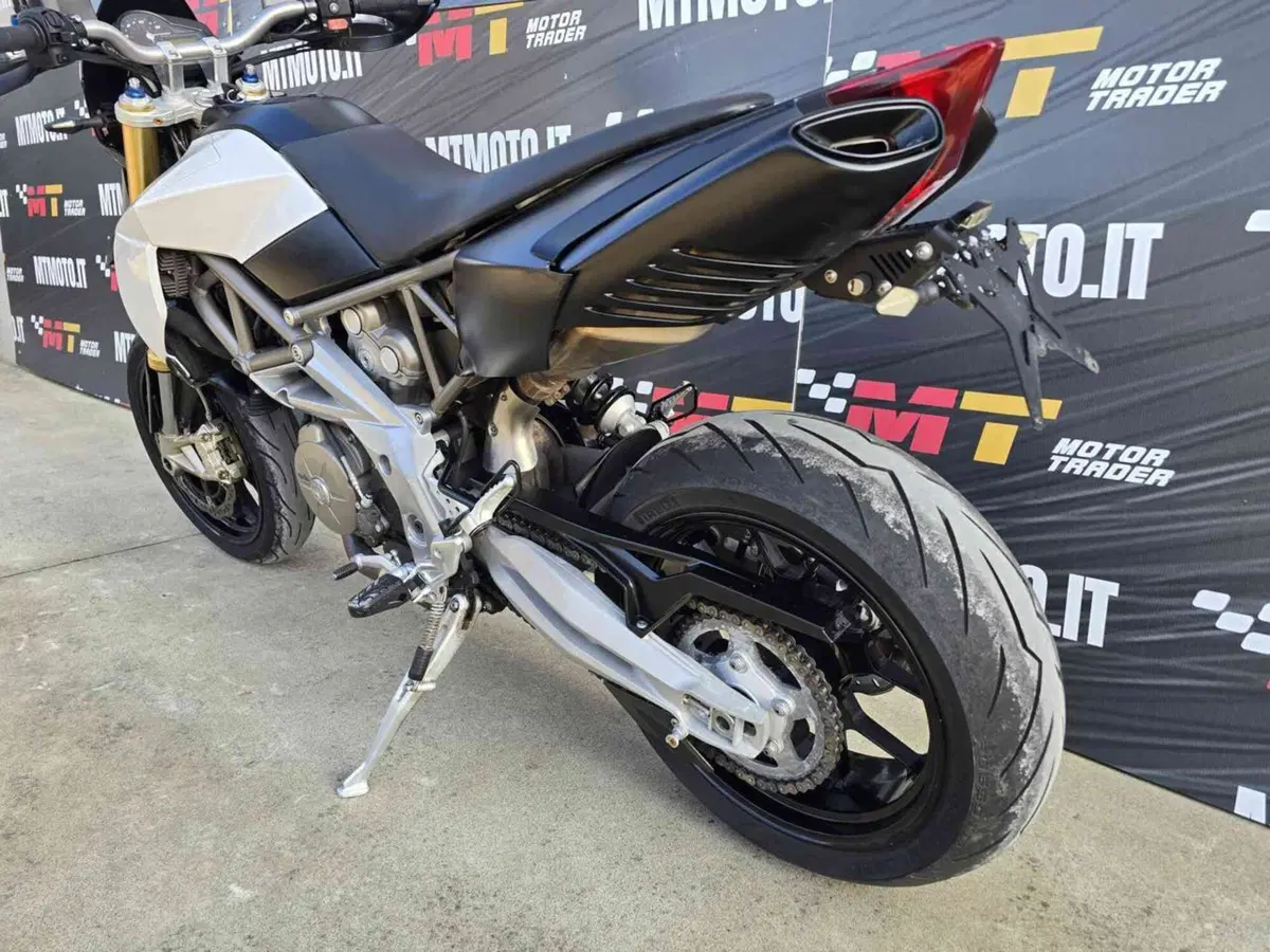 Aprilia Dorsoduro 750 (2009 - 14) (5)