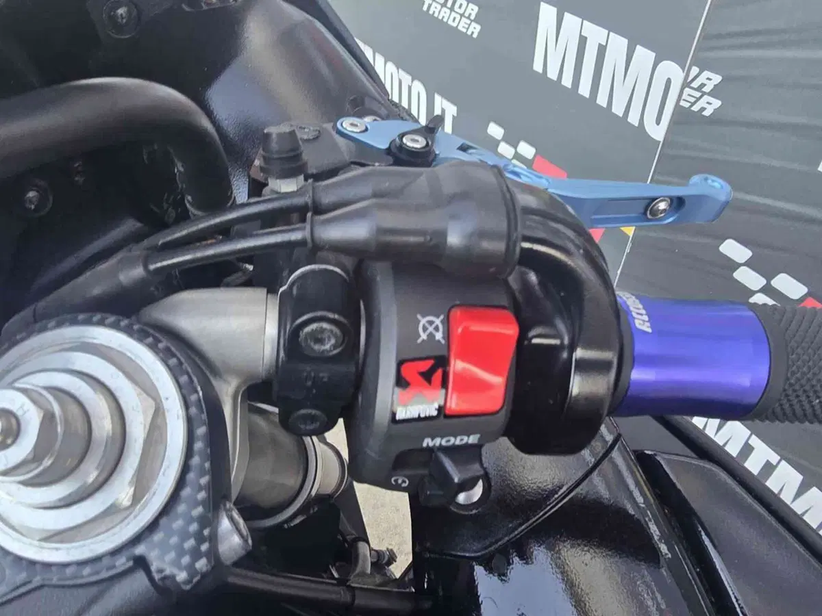 Yamaha YZF R1 (2009 - 11) (6)
