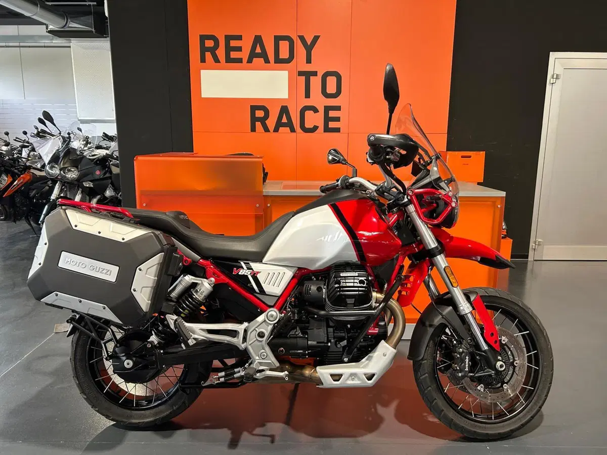 Moto Guzzi V85 TT (2021 - 23)