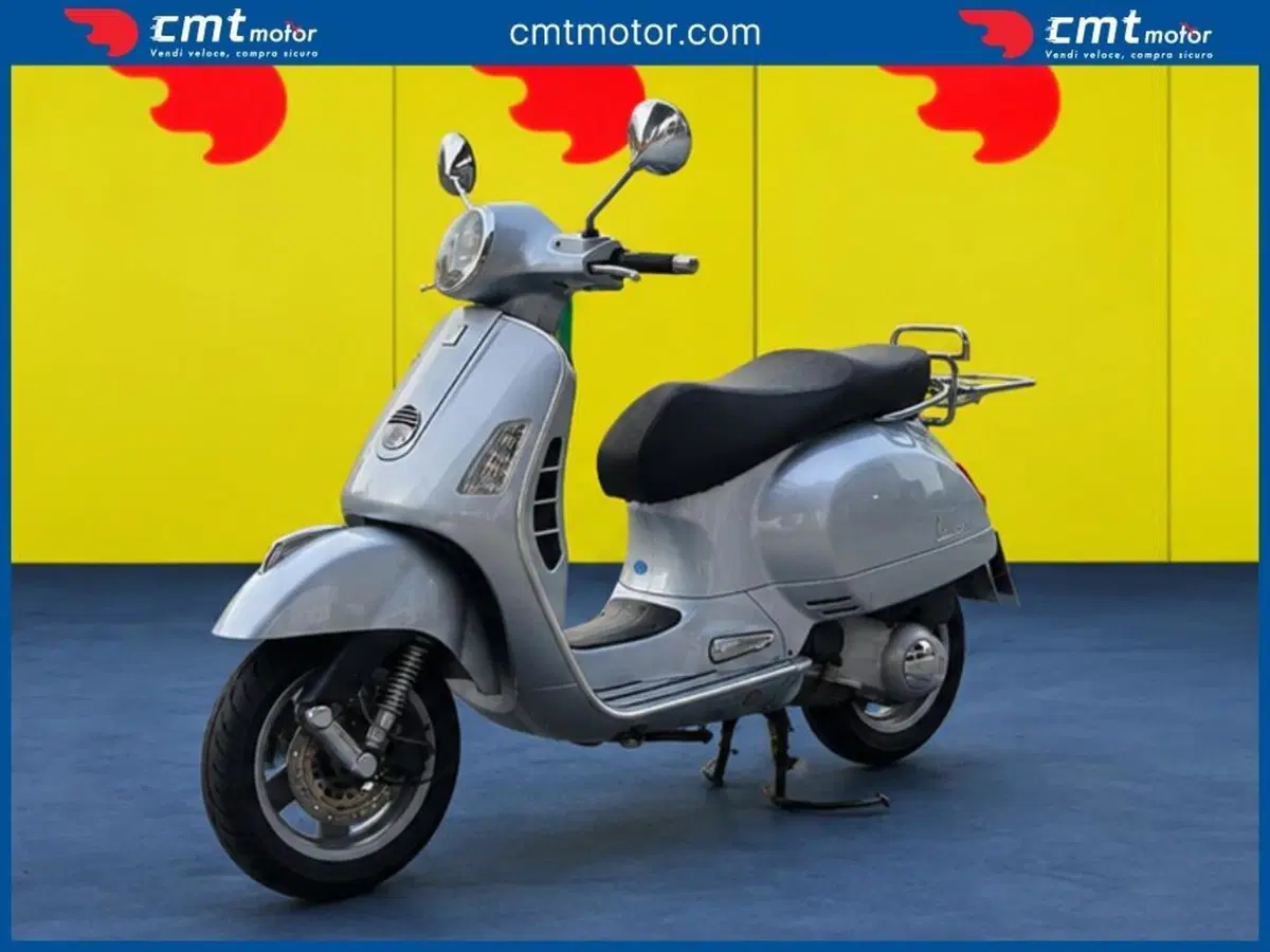 Vespa GTS 250 i.e. (2)