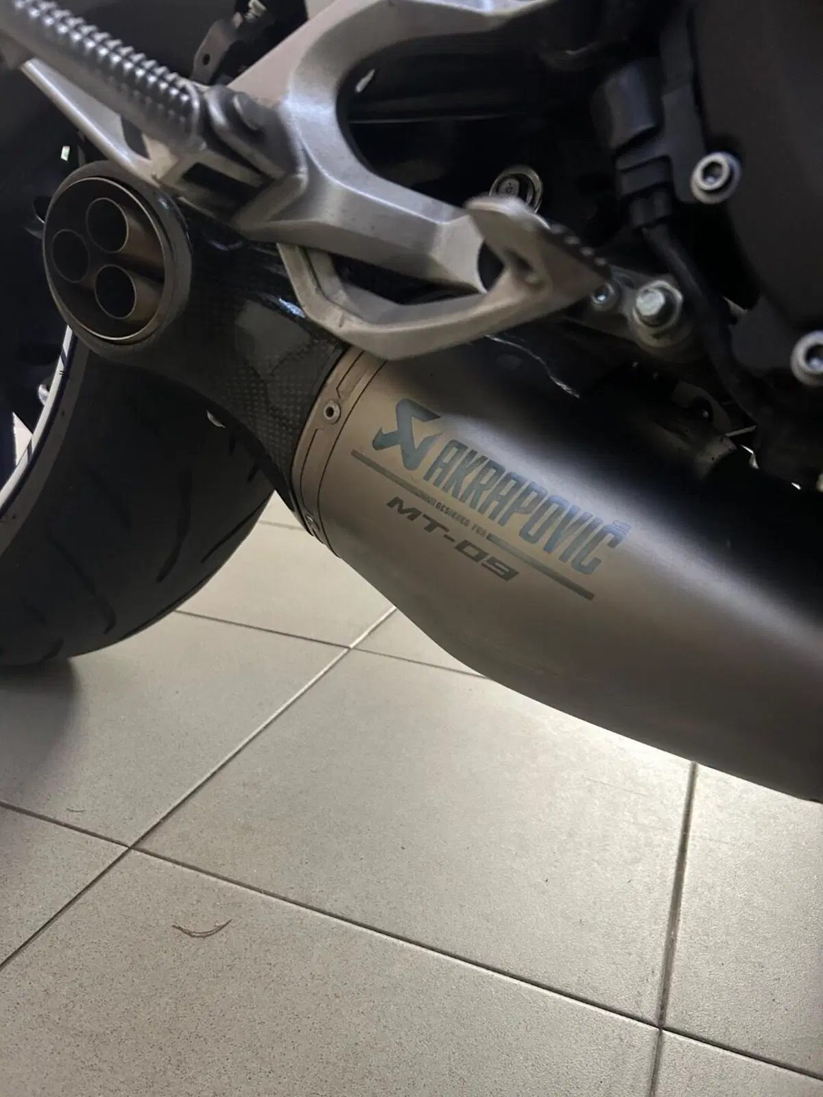 Yamaha MT-09 (2017 - 20) (6)