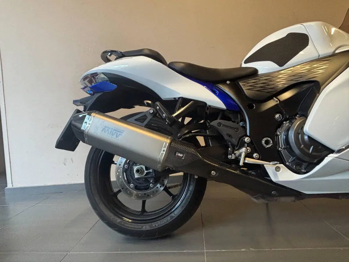 Suzuki GSX 1300 R Hayabusa (2021 - 24) (8)
