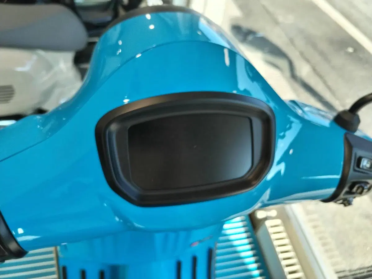 Vespa GTS 125 Supersport (2025 - 26) (4)