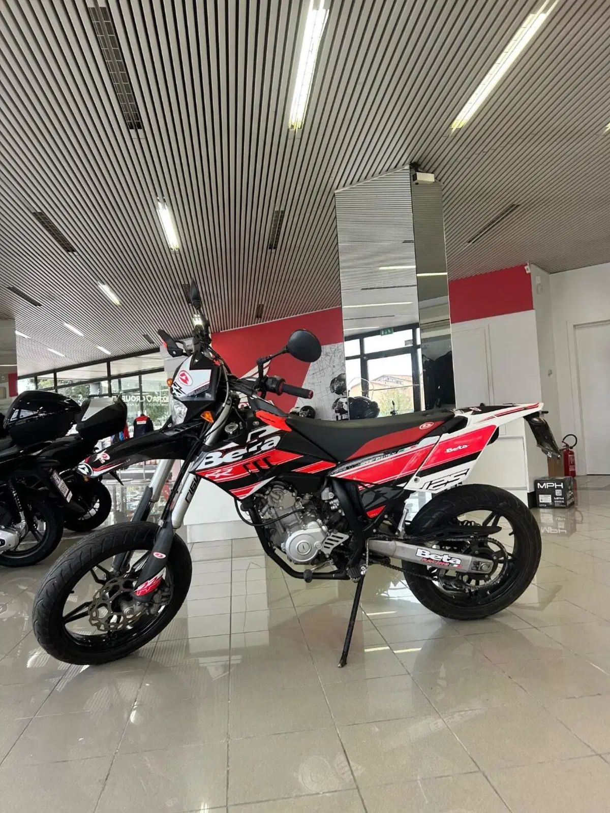Betamotor RR 125 4T Motard LC (2018 - 20) (3)