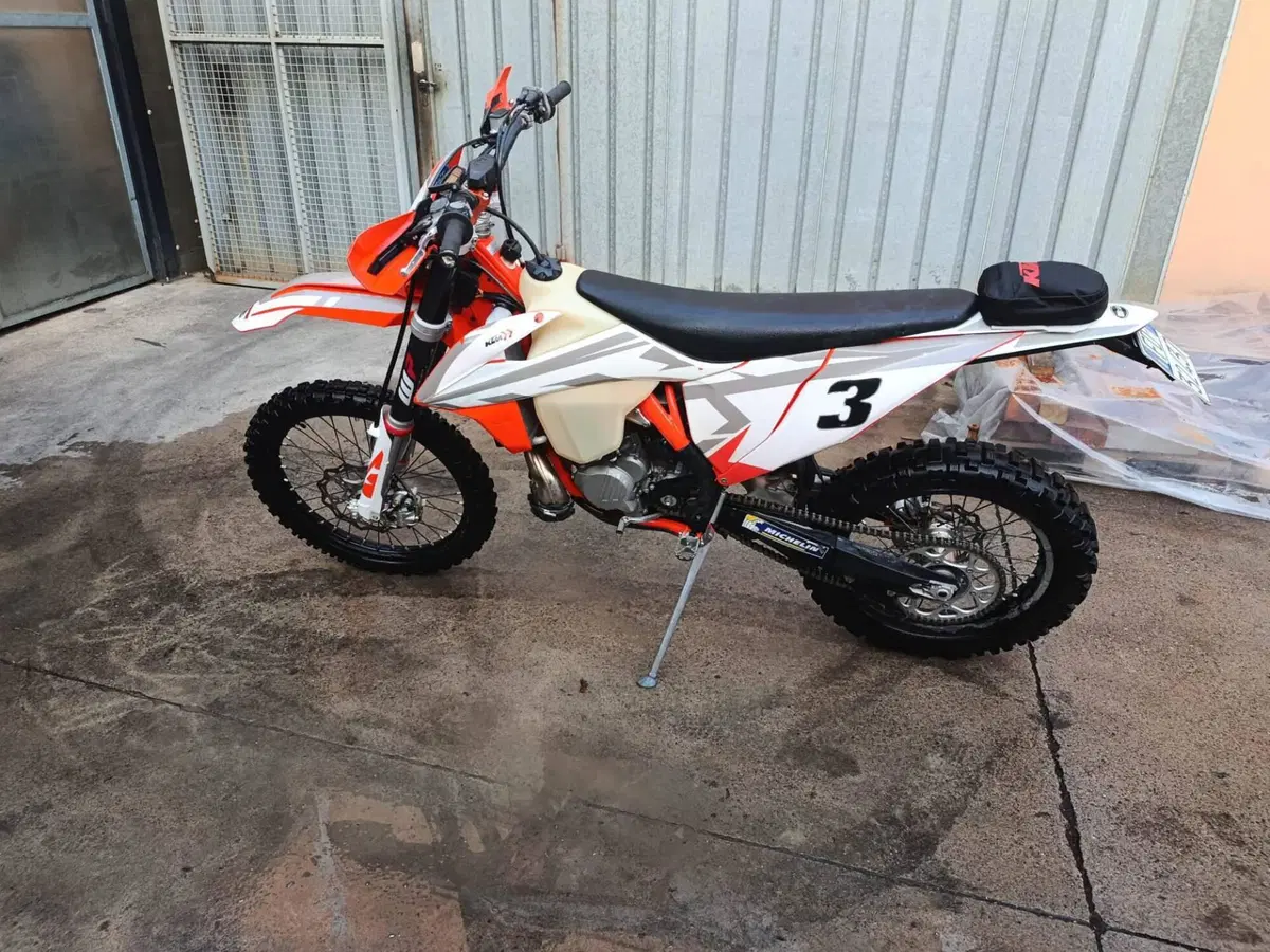 KTM 250 EXC TPI (2023) (3)