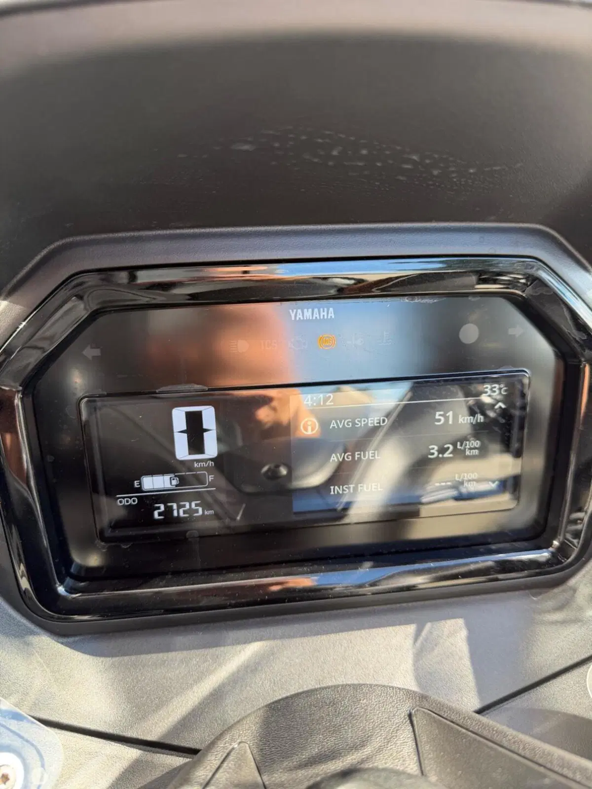 Yamaha X-Max 300 Tech Max (2025 - 26) (4)