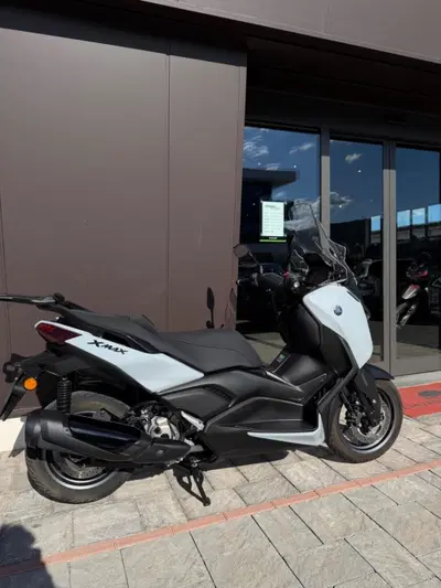 Yamaha X-Max 300 Tech Max (2025 - 26) usata