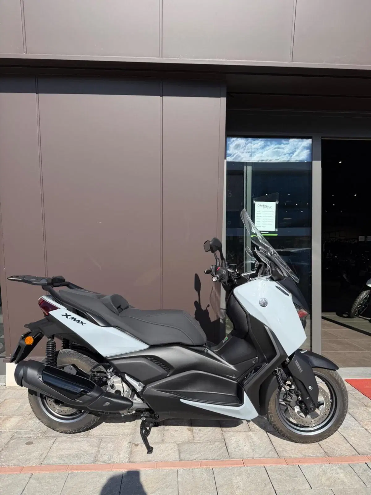 Yamaha X-Max 300 Tech Max (2025 - 26) (5)