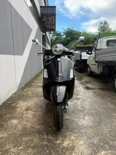 Vespa GTS 300 Super (2023 - 24) usata