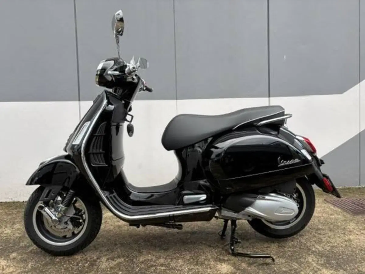 Vespa GTS 300 Super (2023 - 24) (4)