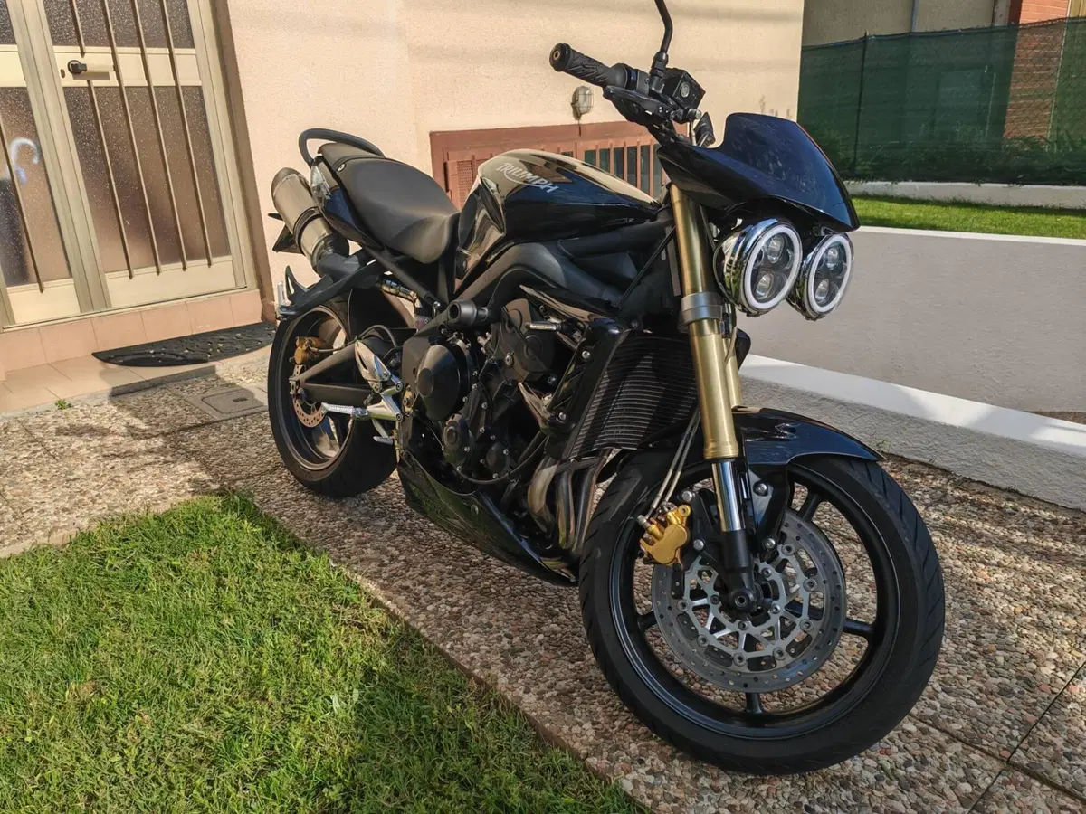 Triumph Street Triple (2007 - 12)