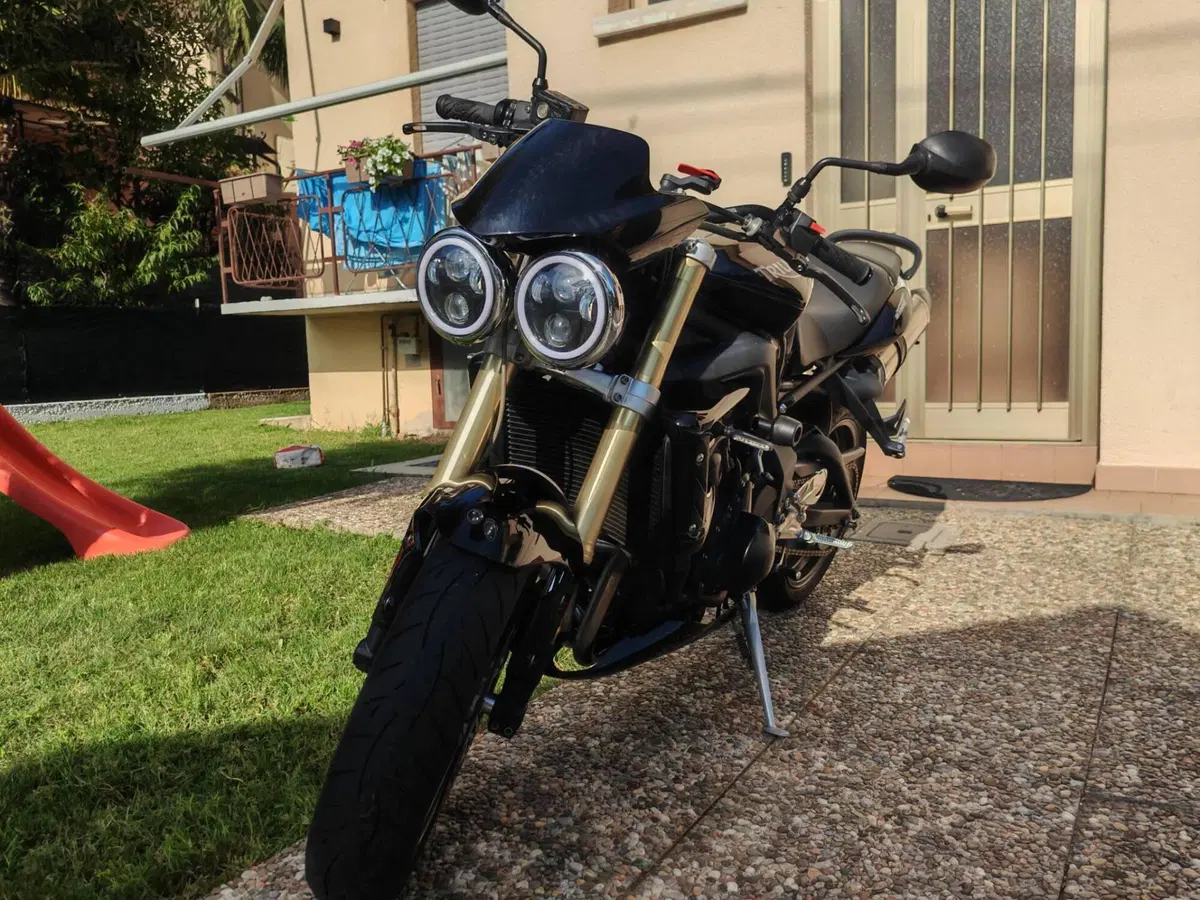 Triumph Street Triple (2007 - 12) (3)