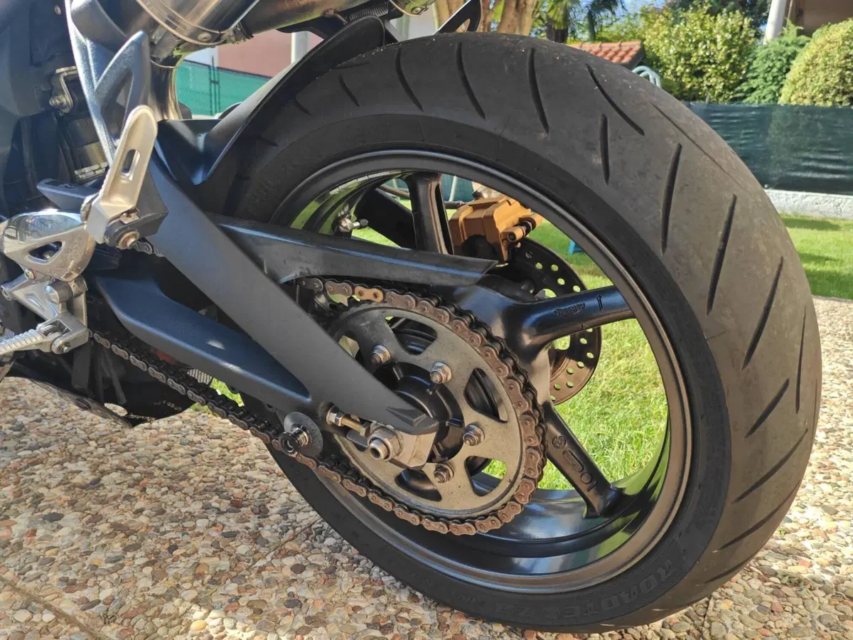 Triumph Street Triple (2007 - 12) (4)