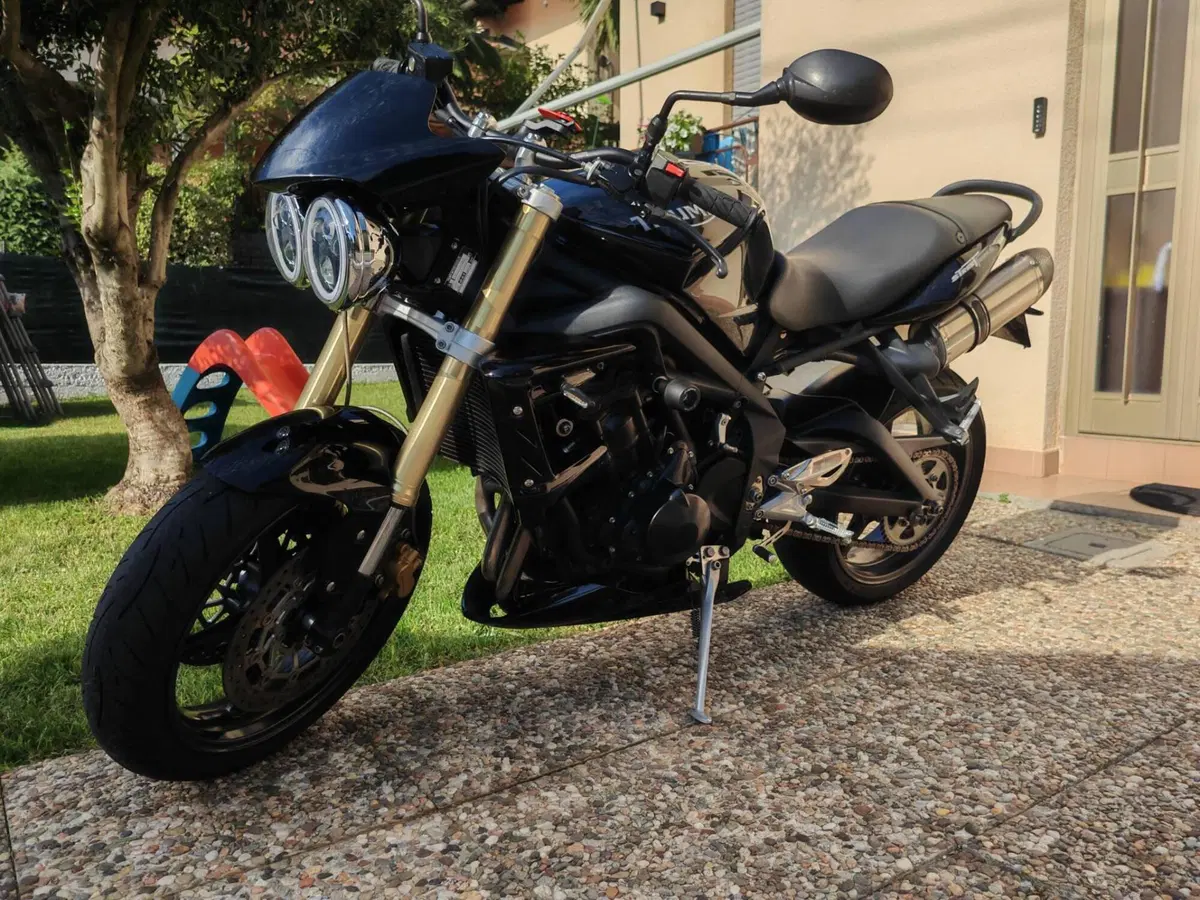 Triumph Street Triple (2007 - 12) (7)