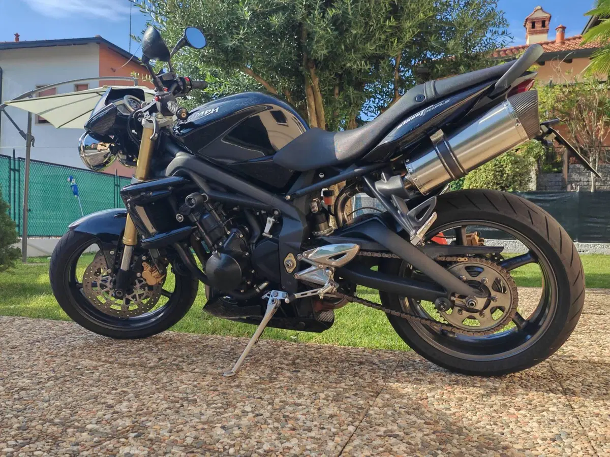 Triumph Street Triple (2007 - 12) (8)
