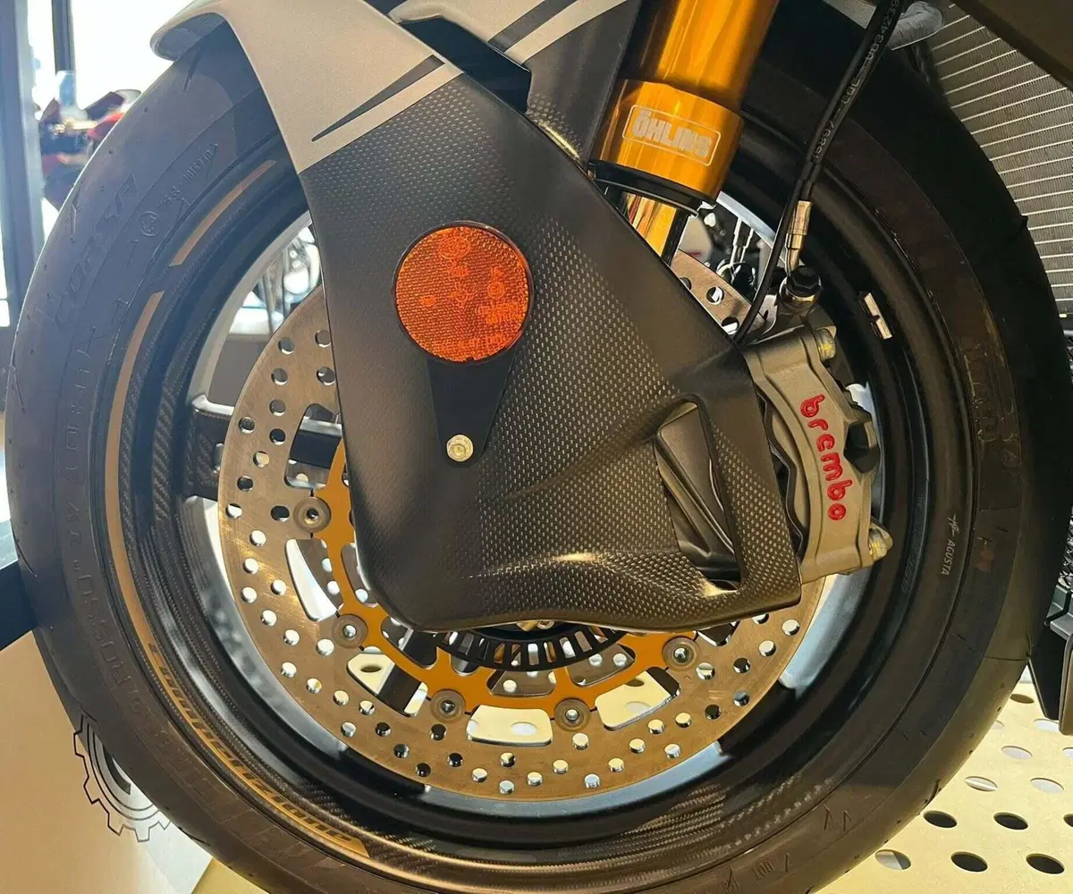 MV Agusta F3 800 Competizione (2025 - 26) (6)