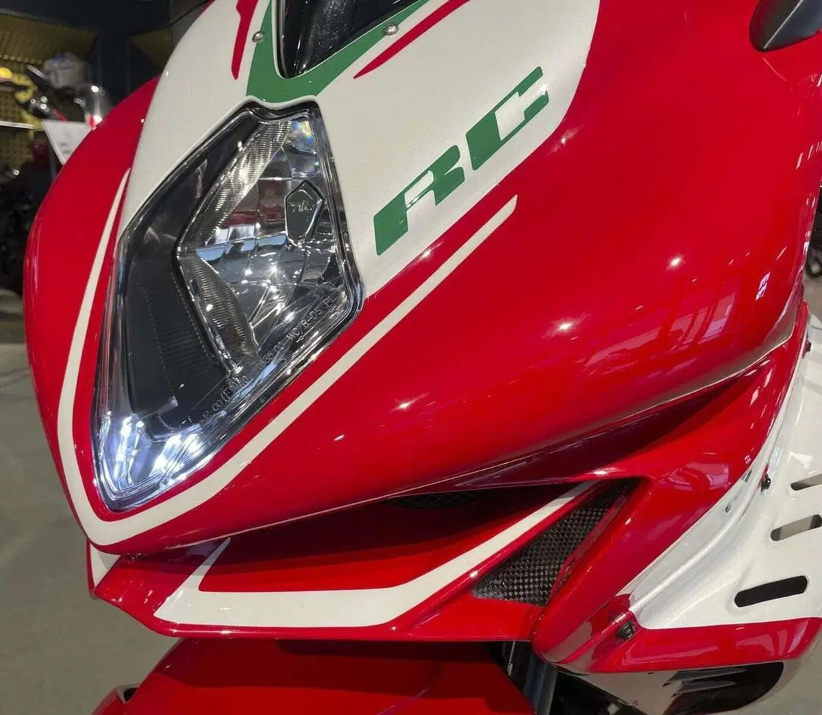 MV Agusta F3 800 RC (2022 - 25) (9)