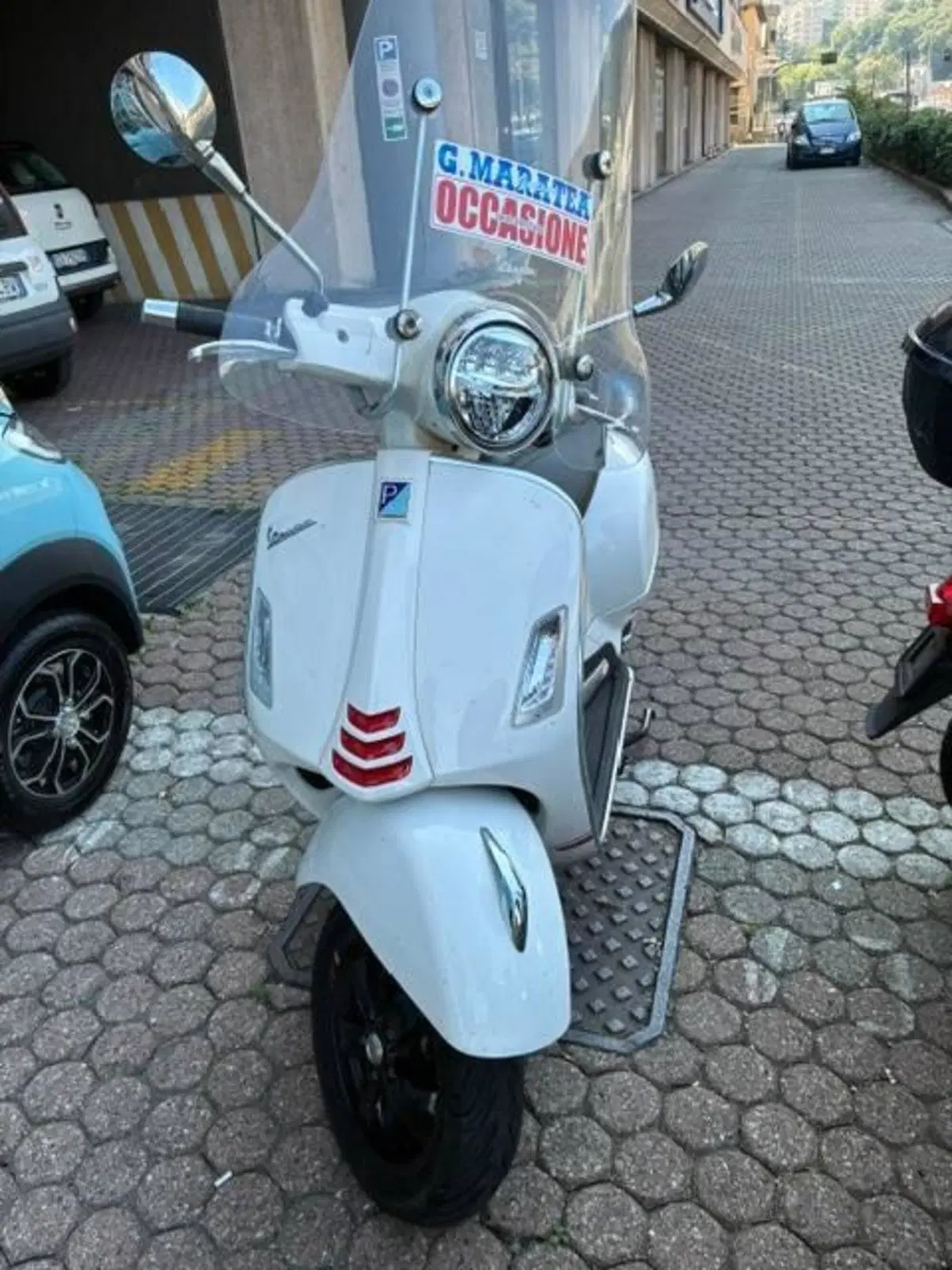 Vespa GTS 300 Hpe (2021 - 22) (2)