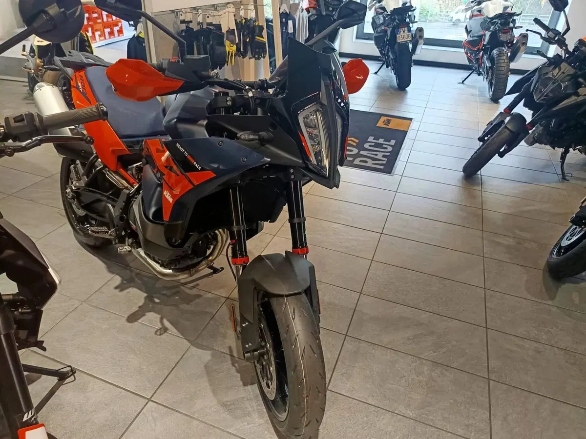 KTM 890 SMT (2026) (2)