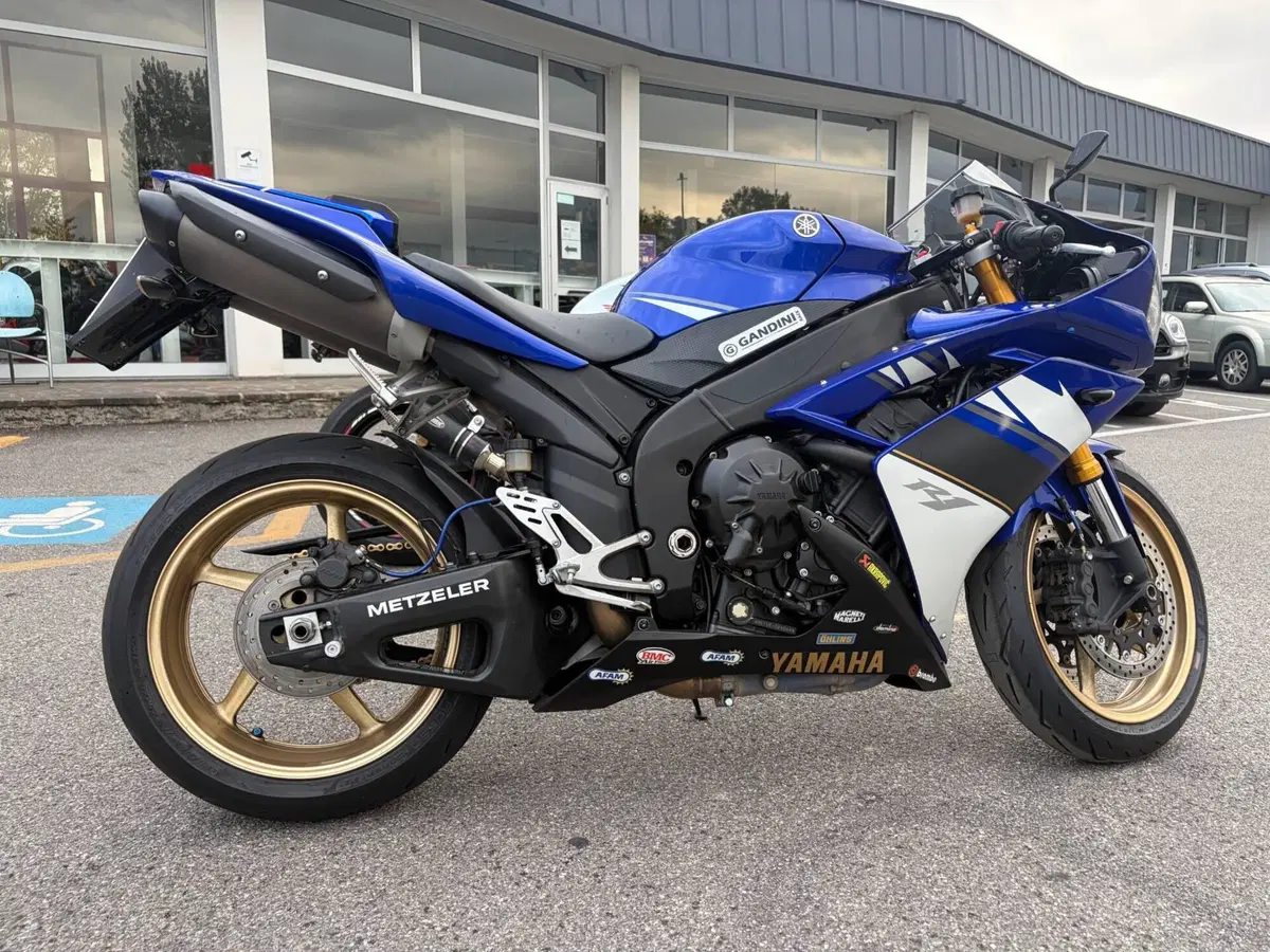 Yamaha YZF R1 (2007 - 08) (4)