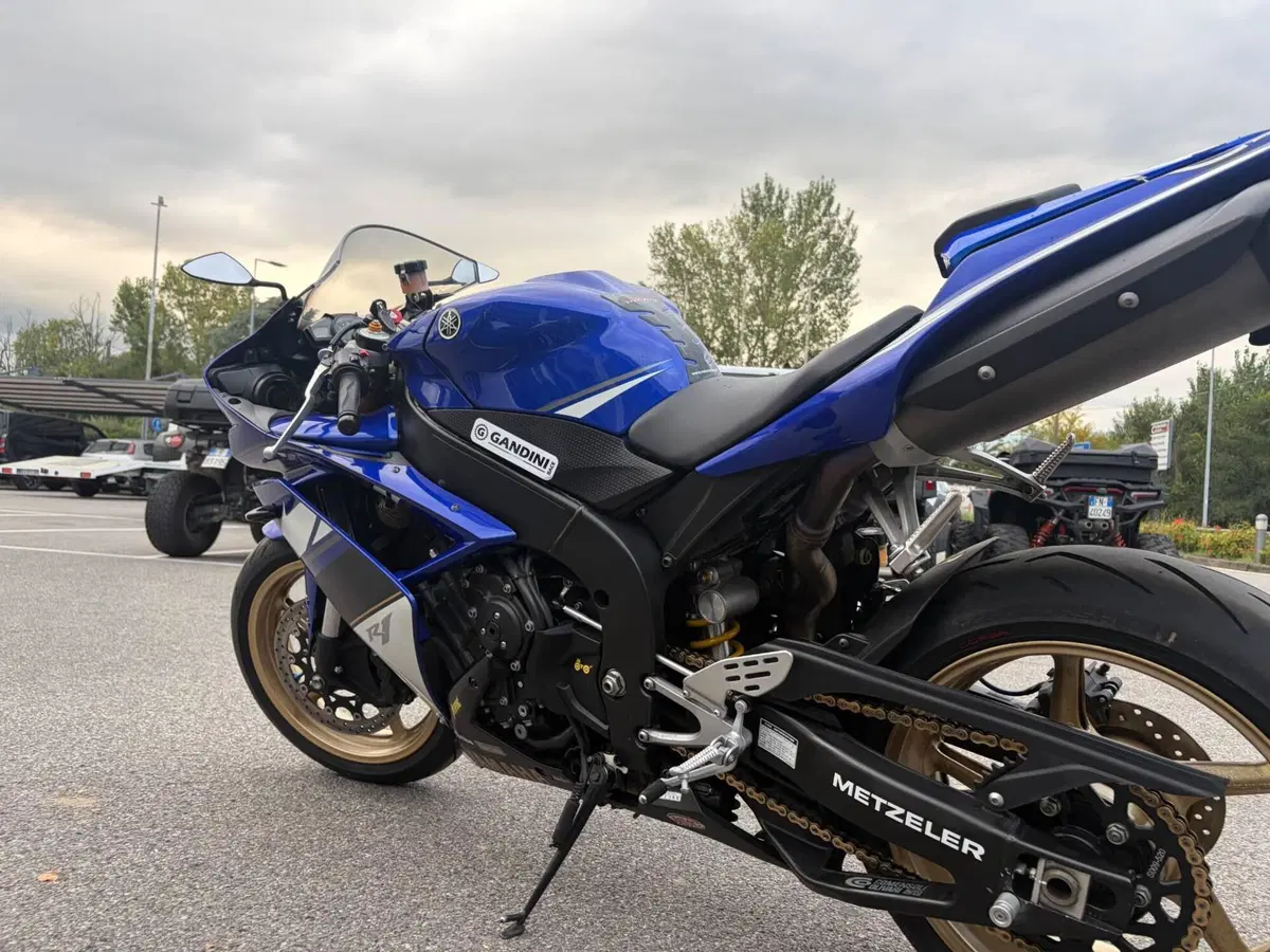 Yamaha YZF R1 (2007 - 08) (6)