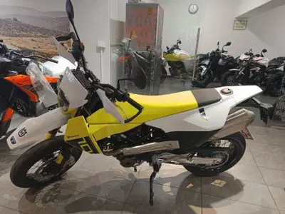 Husqvarna 701 Supermoto (2026) nuova