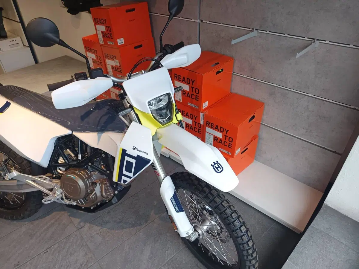 Husqvarna 701 Enduro (2026 - 27) (3)