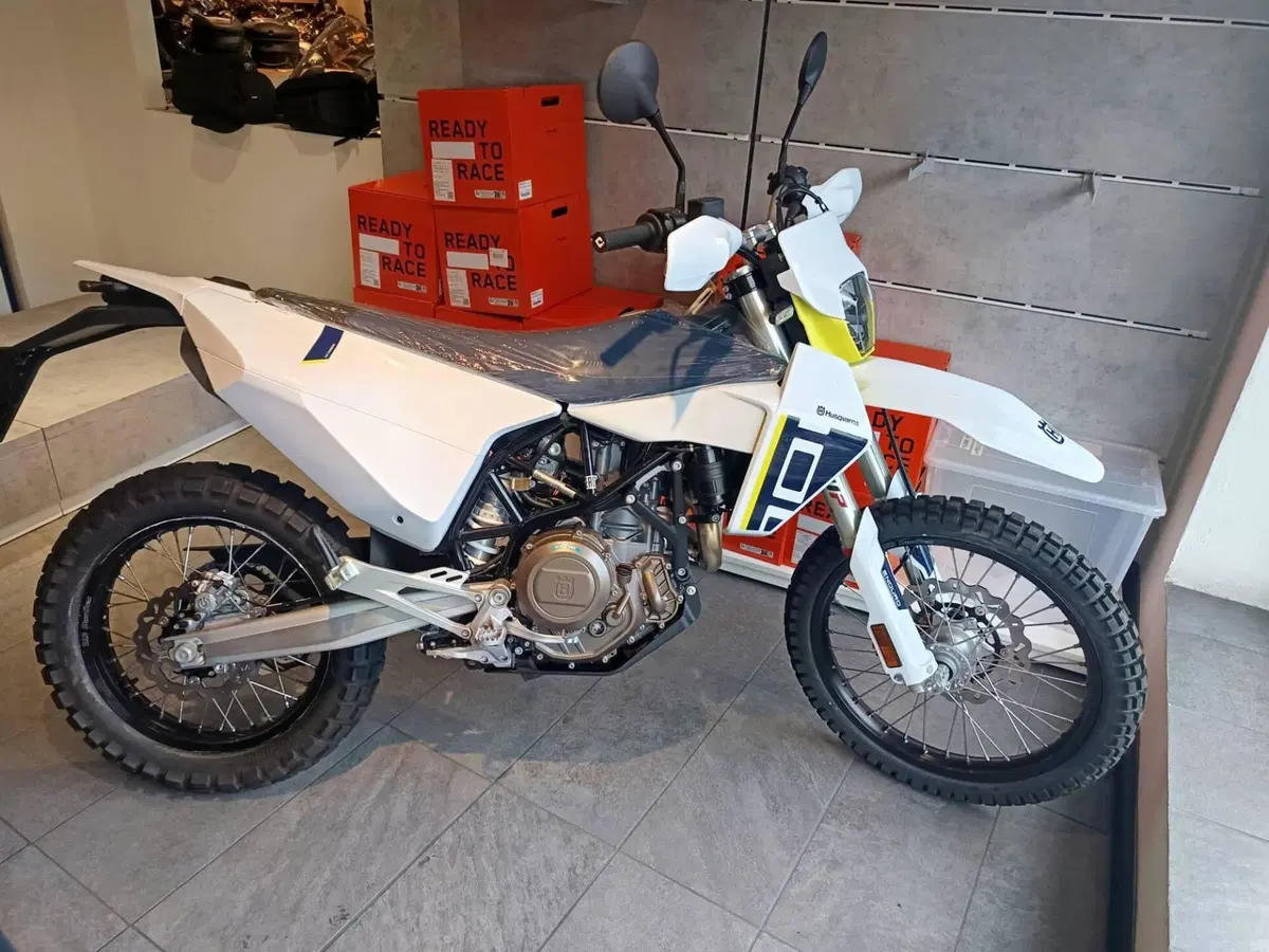 Husqvarna 701 Enduro (2026 - 27)