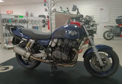 Suzuki GSX 750 (1998 - 03) usata