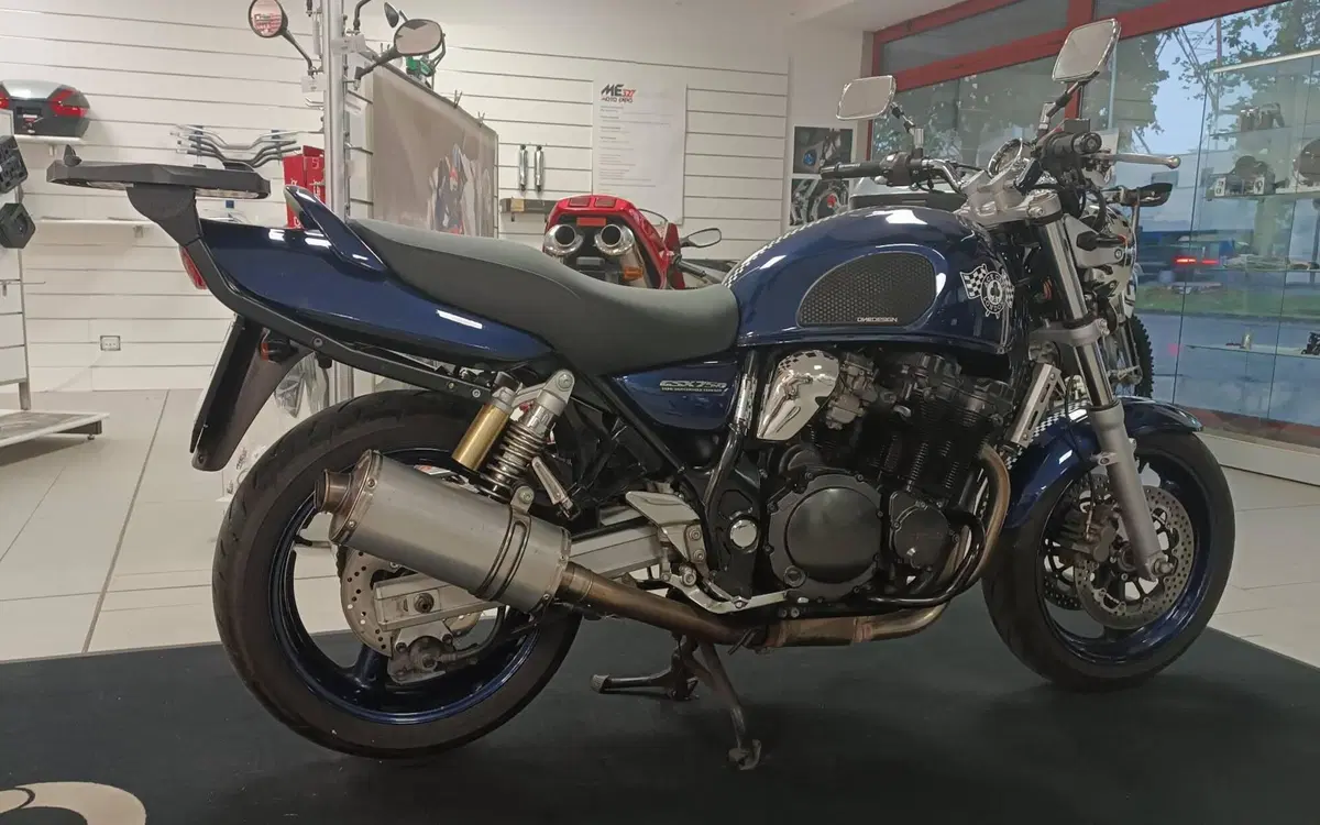 Suzuki GSX 750 (1998 - 03) (2)
