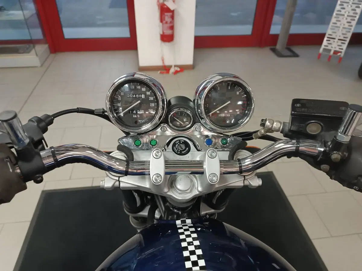 Suzuki GSX 750 (1998 - 03) (12)