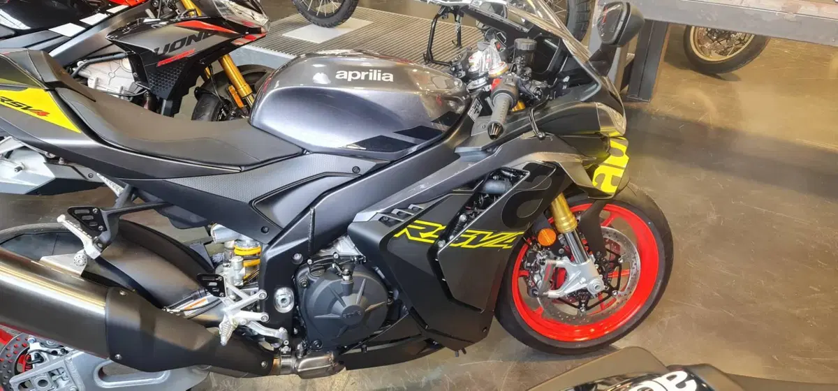 Aprilia RSV4 1100 (2025 - 26) (2)