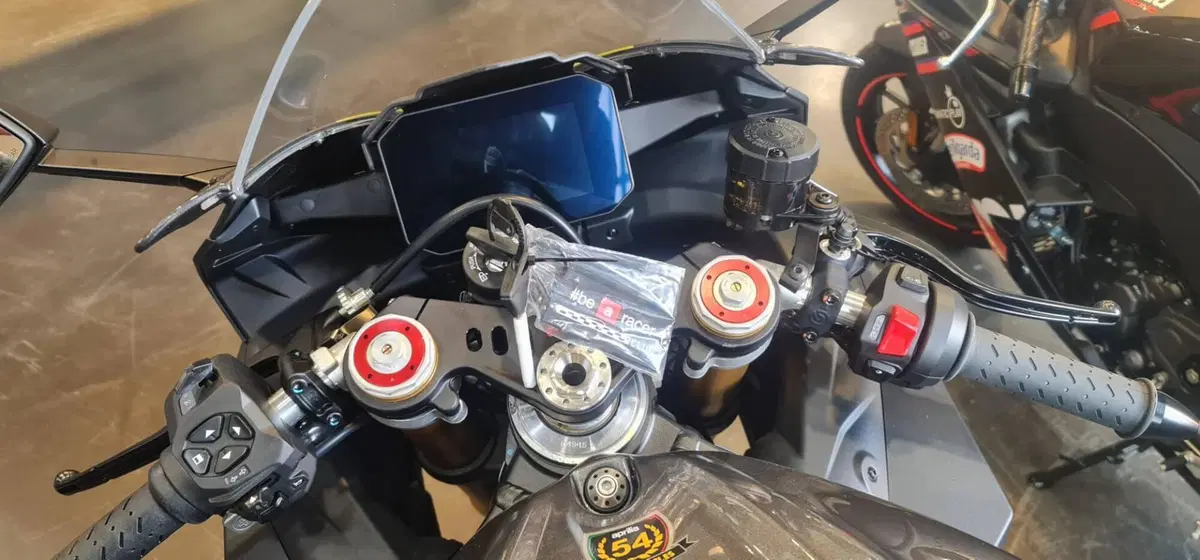 Aprilia RSV4 1100 (2025 - 26) (3)